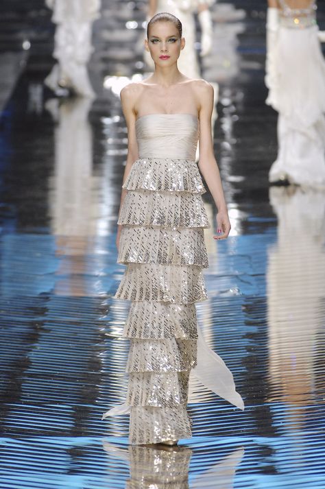 Kim Noorda, 2008 Couture, 2008 Runway, Saree Draping Styles, Valentino Haute Couture, Vintage Valentino, Runway Outfits, Valentino Couture, Fashion Gowns