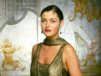 Louise Lombard, House Of Elliot, Flapper Fashion, Poverty And Hunger, Miss Fisher, British Tv Series, Spanish Woman, 1920's Fashion, Maggie Smith