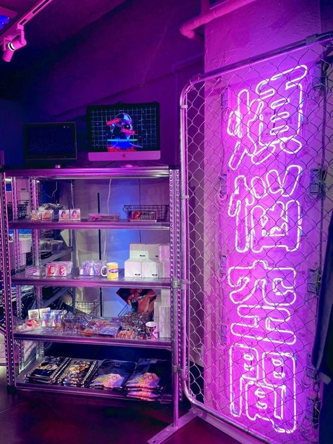 Cyberpunk Decor Futuristic Interior, Cyberpunk Room Interiors, Cyberpunk Room Ideas, Punk Room Decor, Cyberpunk Apartment, Vaporwave Room, Cyberpunk Interior, Futuristic Room, Cyberpunk Room