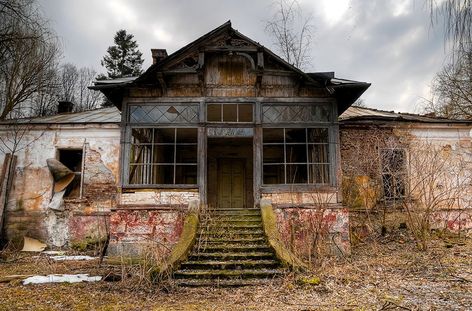 Haunted Houses in Alabama To Get Your Spook On Alabama Bucket List, Athens Alabama, Haunted Locations, Dark Tourism, Derelict House, Real Haunted Houses, Abandoned Homes, Alabama Travel, Haunted Attractions