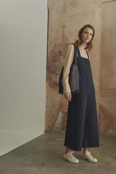 Minimalist Fashion Women, Studio Nicholson, London Spring, Spring Summer 2017, Minimal Fashion, Comfy Outfits, Minimalist Fashion, Jumpsuits For Women, A Woman