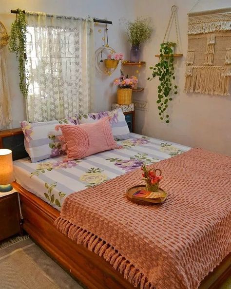 37 Aesthetic Room Ideas for a Trendy Space Boho Bedroom Decor Ideas, Affordable Mattress, Bed Design Ideas, Indian Room, Colorful Room Decor, Indian Room Decor, Indian Bedroom Decor, Simple Living Room Decor, Easy Room Decor