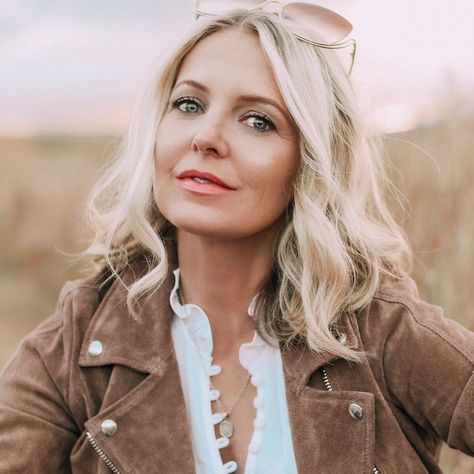 Erin Busbee, Busbee Style, Influencer Style, Good Read, Successful Blog, Women Helping Women, Wardrobe Basics, Bits And Pieces, Love Makeup