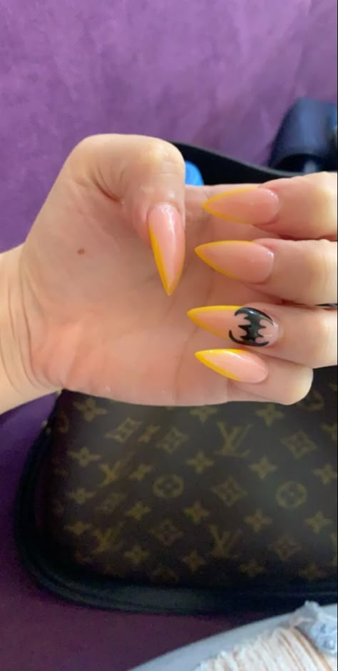 Batman Nails Aesthetic, Batman Inspired Nails, Batman Acrylic Nails, Batman Nails Design, Batman Nails Acrylic, Superman Nails, Batman Nail Art, Dc Nails, Fake Nail Ideas