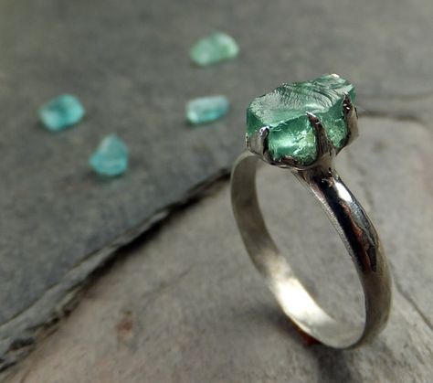 Rough Gemstone Ring, Green Stone Ring, Wax Ring, Raw Stone Jewelry, Sea Glass Ring, Jewelry Casket, Green Stone Rings, Dragon Ring, Glass Rings