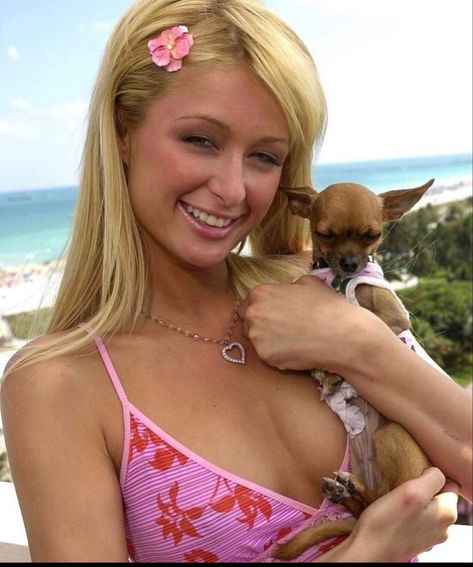 Summer Gyaru Pfp, Tropical Gyaru Pfp, Summer Aesthetic Pfp, Coconut Girl Pfp, Hawaiian Tropic Aesthetic, Paris Hilton Pfp, Tropical Pfp, Pfp Summer, Paris Hilton Aesthetic