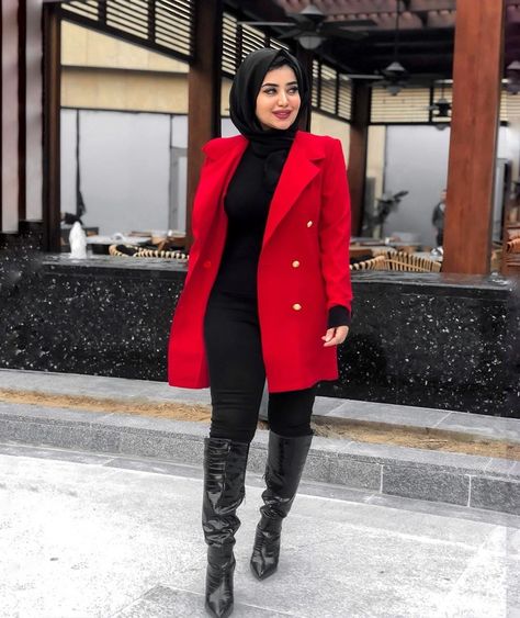 Red Jacket .. how to style?  || hijab outfits Red Coat Outfit Winter, Stylish Jeans Top, Red Coat Outfit, Red Jacket Outfit, Red Blazer Outfit, Red Top Outfit, Hijabista Fashion, Estilo Hijab, Winter Coat Outfits