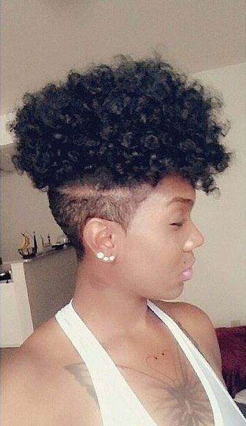 NATURAL STYLE Girl Undercut, Mohawk Hairstyles, Beautiful Natural Hair, Natural Hair Beauty, Hairstyle Gallery, Natural Hair Inspiration, Hair Crush, Natural Hair Journey, Short Natural Hair Styles