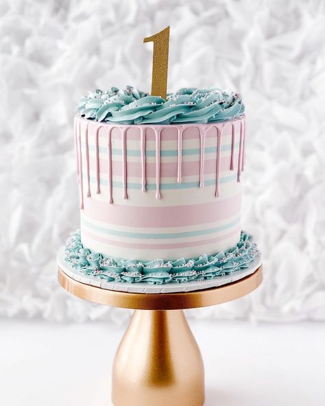 April Cake Decorator Spotlight - Find Your Cake Inspiration Gender Neutral First Birthday, Aesthetically Pleasing Instagram, Gender Cake, Canadian English, Old School Candy, Confetti Cupcakes, Cake Decorator, First Birthday Cake, Macaron Recipe