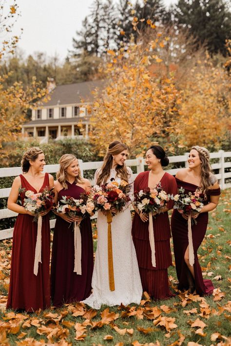 Autumn Wedding Color Palette, Moody Autumn Wedding, Moody Wedding Flowers, Rust Flowers, Moody Autumn, Rust Bridesmaid Dress, Rusting Wedding, Fall Wedding Color Palette, Fall Bridesmaids