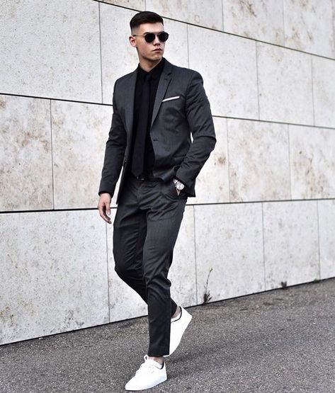 All Black Mens Fashion, Drawing Suits, Men Drawing, All Black Suit, Suits And Sneakers, Sneakers Outfit Men, Black Outfit Men, Black Suit Men, Herren Style