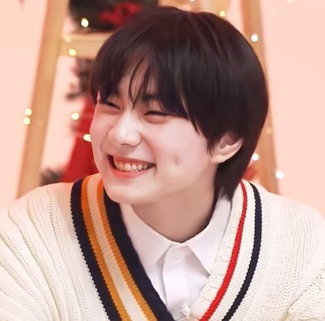 his smile and dimples makes me happy 🦋 Jungwon Cheeks, Baby Dimple, Dark Blood, Kpop Guys, Baby Cats, Cutie Patootie, My Only Love, Boyfriend Pictures, Favorite Person