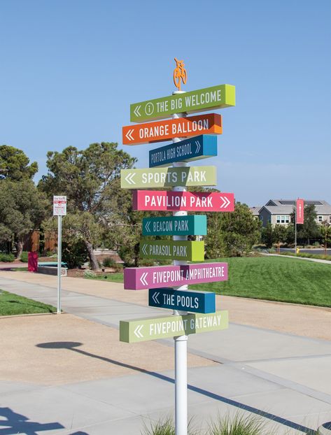 Park Signage Design Outdoor, Wayfinding Signage Design Outdoor, Directional Signage Design, Sign System Design, Signage Design Outdoor, Modern Architecture Exterior, Wayfinding Graphics, Exterior Signage Design, Directional Signs Design