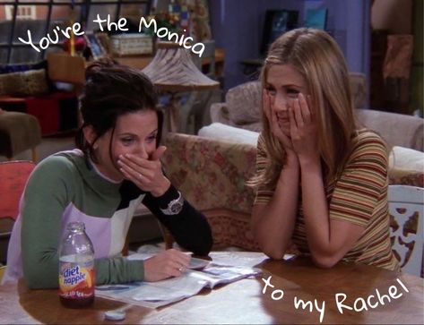 Estilo Rachel Green, Monica Rachel, Friends 1994, Friends Best Moments, Series Quotes, Friends Scenes, Friends Cast, Female Friendship, Friends Moments