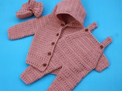 Crochet Baby Overalls, Dungarees Pattern, Romper Tutorial, Baby Winter Coats, Onesie Pattern, Baby Romper Pattern, Winter Crochet, Crochet Romper, Crochet Baby Cardigan