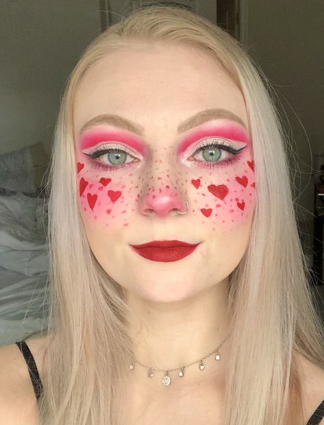 Hearts Makeup, Queen Of Hearts Makeup, Heart Costume, Pride Makeup, Valentines Day Makeup, Queen Makeup, Valentines Makeup, Ethereal Makeup, Eye Makeup Designs