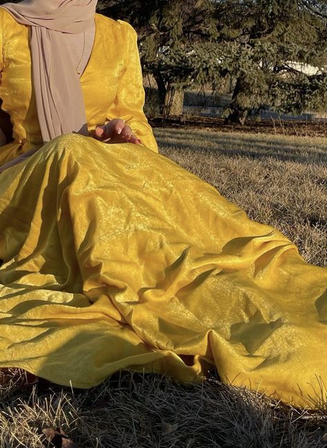 Yellow Hijab Outfit, Mayoon Outfits, Muslim Fashion Abayas, Yellow Outfit Aesthetic, Yellow Hijab, Batul Bazzi, Modest Muslim Fashion, Hijabi Dpz, Summer Modest Outfits