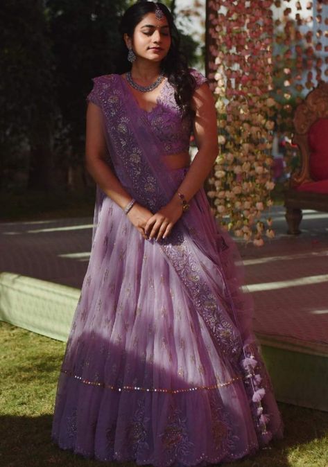 Saree For Friends Wedding, Purple Colour Lehenga, Half Saree Lehenga Wedding, Shiva Marriage, Lavender Colour Lehenga, Lehengas Ideas, Lehenga Colours, Bridal Frock, Lilac Lehenga