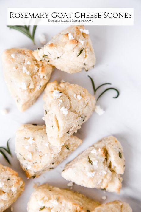 These Rosemary Goat Cheese Scones are the perfect savory breakfast recipe for your next spring brunch or summer party.| Savory scones for spring & Easter. | Rosemary scones for a wedding shower brunch. | Flaky scones with layers of butter & pockets of goat cheese. | Vegetarian breakfast recipe. | Goat Cheese Scones, Rosemary Scones, Mini Scones, Savory Breakfast Recipes, Cheese Scones, Savory Scones, Goat Cheese Recipes, Spring Brunch, Big Hat