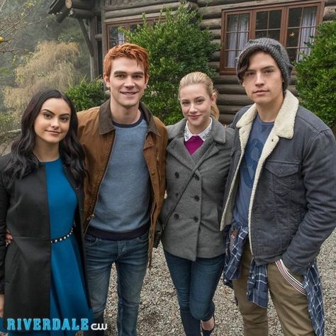 Riverdale: The Complete Second Season DVD on Tuesday August 7th! I love this show! @CW_Riverdale #Riverdale #ad Lili Reinhart And Cole Sprouse, Riverdale Cw, Cole M Sprouse, Archie And Betty, Riverdale Characters, Bughead Riverdale, Riverdale Aesthetic, Cami Mendes, Riverdale Funny