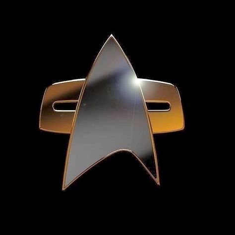 Star Trek Communicator Badge, Star Trek Badge Tattoo, Star Trek Wallpaper Backgrounds, 80s Tech, Lisa Tattoo, Star Trek Communicator, Star Trek Insignia, Movie Character Posters, Star Trek Uniforms