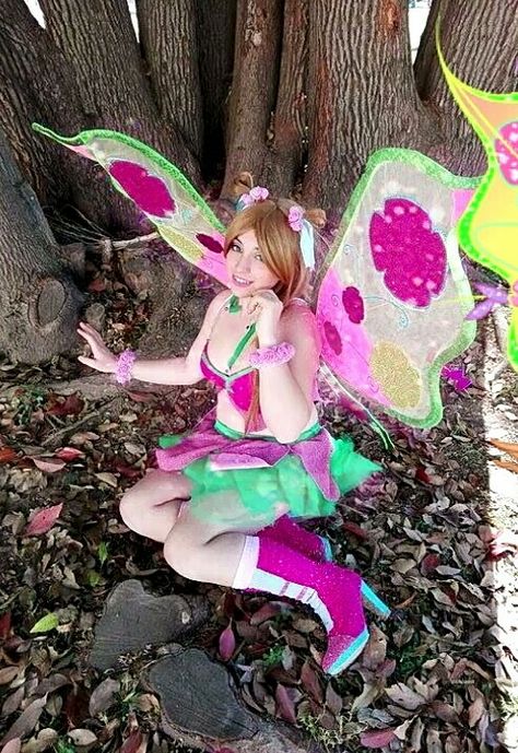 Flora Cosplay, Winx Club Cosplay, Winx Cosplay, Wind Club, Winx Club Outfits, Power Rangers Cosplay, Winx Flora, Creative Cosplay, Flora Winx Club