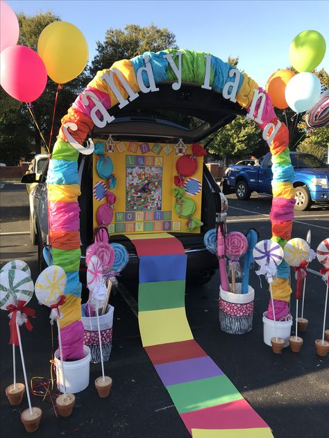 Candy Land theme Trunk-or-Treat Candyland Party Decorations, Candy Themed Party, Candy Land Birthday Party, Candy Birthday Party, Candy Land Christmas Decorations, Outdoor Birthday, Candy Land Christmas Decorations Diy, Candyland Birthday, Candy Land Christmas Tree