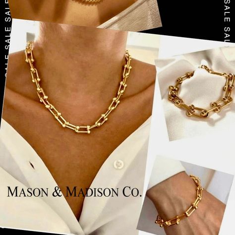 Nothing shines brighter than the love we share, especially when adorned with this stunning gold chain set. 💛✨ Tag your significant other and let them know how much they mean to you. @masonmadisonco #couplegoals #loveisintheair #goldenchains #affectionate Gold Chain Necklace Outfit, Chain Necklace Outfit, Chunky Gold Chain Necklace, Heart Ankle Bracelet, Dainty Choker Necklace, Dainty Jewellery, Gold Pearl Jewelry, Necklace Outfit, Chunky Gold Chain