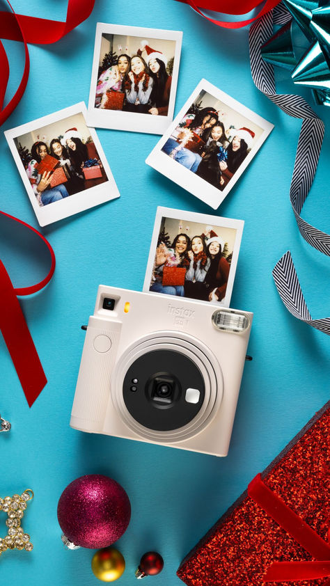 Designed to turn heads, the SQUARE SQ1 embraces simplicity via function and design, to effortlessly produce atmospheric square photos that give you more of what you want in every shot. Instax Square Sq1, Instax Square, Atmospheric Photo, Instax Camera, Instant Photography, Square Photos, Mini Photo, Instant Camera, Ig Feed