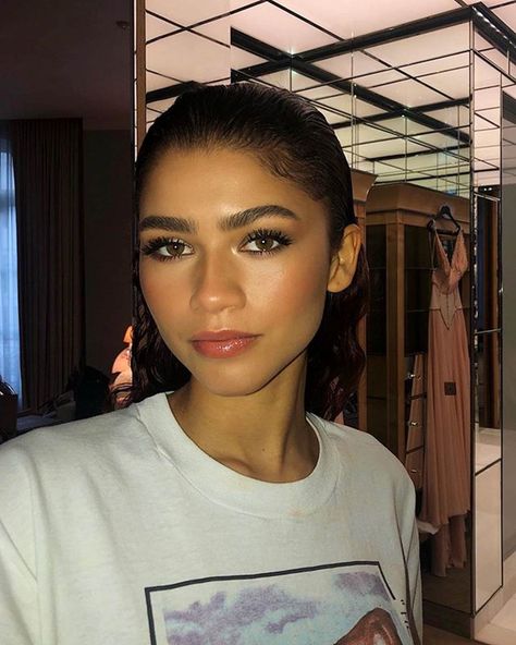 Zendaya Eyebrows, Zendaya Makeup, Mode Zendaya, Estilo Zendaya, Zendaya Hair, Trevor Jackson, Brunette Makeup, Zendaya Style, Alessia Cara