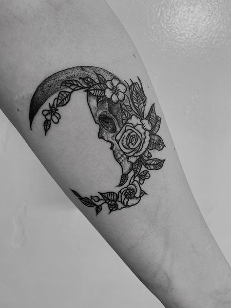 Moon And Skull Tattoo, Spooky Moon Tattoo, Romantic Goth Tattoo, Skull Moon Tattoo, Pretty Skull Tattoos, Tattoo Colors, Goth Tattoo, Small Forearm Tattoos, Crescent Moon Tattoo