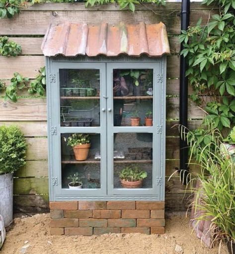 Corner Cabinet Greenhouse, Small Potager Garden Layout, Small Greenhouse Ideas, Lean To Greenhouse, Small Backyard Landscaping Ideas, Backyard Greenhouse, Backyard Landscaping Ideas, Mini Greenhouse, Garden Greenhouse