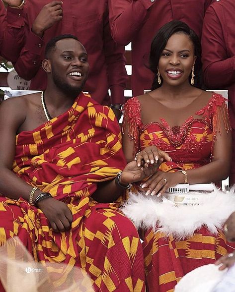 African Bride Dress, Ghana Traditional Wedding, Kente Designs, African Inspired Wedding, Ghanaian Wedding, African Wedding Attire, Kente Dress, Traditional Gowns, African Bride