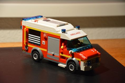 Lego Ambulance, Lego Helicopter, Lego Fire, City Ideas, Lego Vehicles, Lego Lego, Lego Stuff, Lego Cars, Lego Design