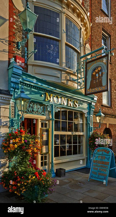 Download this stock image: Portsmouth Harbour Hampshire England is a large natural harbour in Hampshire - DMHE58 from Alamy's library of millions of high resolution stock photos, illustrations and vectors. Portsmouth Pubs, Portsmouth Harbour, Portsmouth England, Hampshire England, 3d Signs, Pub Signs, New Forest, Isle Of Wight, Portsmouth