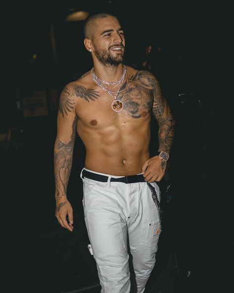 MALUMA on Instagram: “Sincerely, your daddy 😛” Maluma Haircut, Hot Mexican Men, Latin Men, Latino Men, Chest Tattoo Men, Ricky Martin, Don Juan, Perfect Boy, Attractive Guys