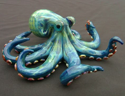 http://imgur.com/04JTu29 Hand blown glass octopus - Imgur Octopus Sculpture, Glass Octopus, Hand Blown Glass Art, Octopus Art, Blown Glass Art, Chihuly, Glass Artwork, Glass Figurines, Gorgeous Glass