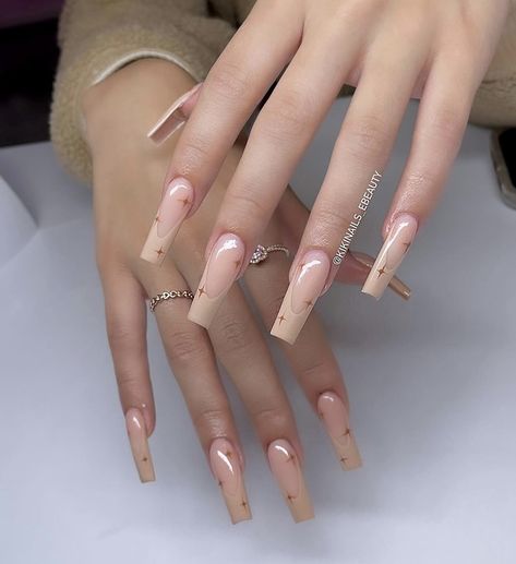 Square Nails With French Tip, Nude Square Acrylic Nails, French Tip Nails Winter, Long Nail Art Ideas, Long French Tip, French Tip Coffin, Sparkly Acrylic Nails, Coffin Nail Art, Brown Acrylic Nails