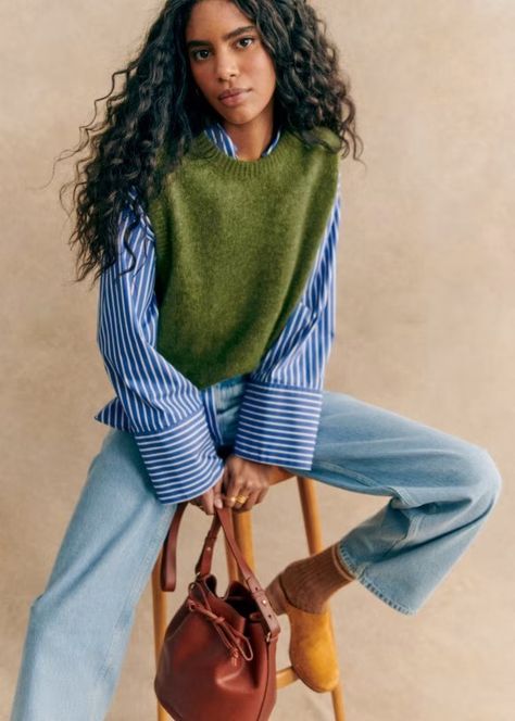 Blue Striped Blouse Outfit, Striped Blouse Outfit, Blue Striped Shirt Outfit, Outfits With Striped Shirts, Textures Fashion, Blue Striped Blouse, Atlanta Fashion, Classic Style Outfits, Blue Striped Shirt