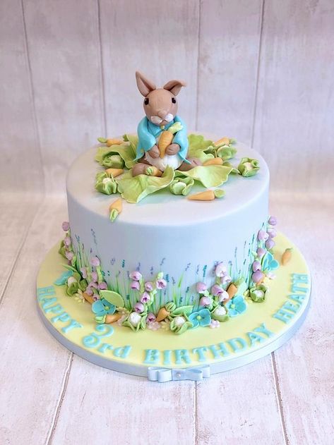 New Year Cake Design, New Year Cake Designs, Rabbit Recipe, Easter Cake Decorating, New Year Cake, Peter Rabbit Cake, Peter Rabbit Party, Rabbit Cake, Beautiful Cake Designs