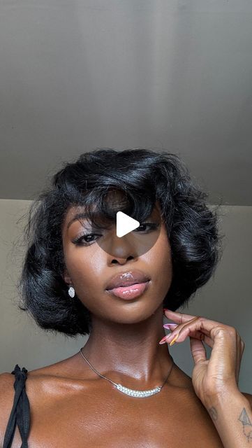 Denisha Thomas | 𝑪𝒐𝒏𝒕𝒆𝒏𝒕 𝑪𝒓𝒆𝒂𝒕𝒐𝒓 on Instagram: "My bob has to have BODY.   I noticed I’d really love my hair fresh out the salon but by the time I go home wrap it and take it down the next day I’m not as in love because it loses body after being wrapped.   However, I’ve been learning how to use these satin rollers in it and game changer 😮‍💨. I didn’t film putting the rollers in this time around because honestly I was tired by the time I got home and I truly wasn’t expecting much out of it.   But to give y’all a little insight into the process, I used @patternbeauty curling iron to add some quick, big curls then followed up with my @mykitsch curling set. For my hair in the back that’s super short I just pin curled it.   I actually did it once overnight, took em out in the mo Mid Length Hair Styles For Black Women, Natural Big Curls, Chin Length Fluffy Hair, Roller Blowout Short Hair, 4c Hair Rollers, Pin Curls Medium Length Hair, Updos For Short Hair Black Women Natural, Black Women Hairstyles Medium Length, 2 4 6 Tara Hairstyles