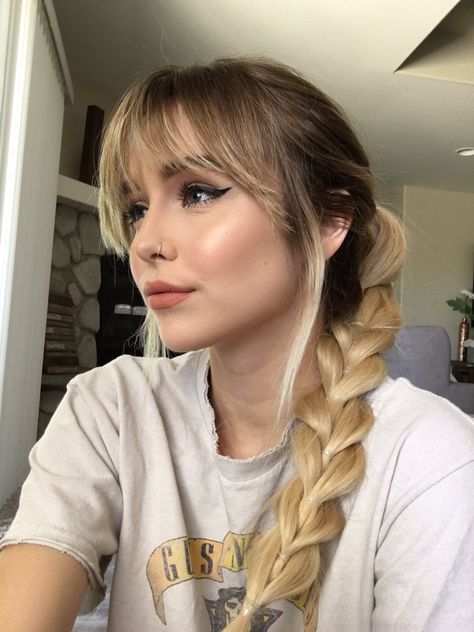 Pinterest: Nuggwifee☽ ☼☾ Front Bangs, Fishtail Braid Hairstyles, Google Google, Long Blonde, Trending Haircuts, Long Blonde Hair, Fish Tail Braid, Grunge Hair, Hair Dos