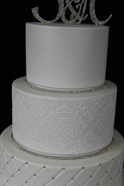 Stencil Wedding Cake, Damask Stencil, Party Stuff, Damask, Wedding Cake, Wedding Cakes, Pasta, Cake