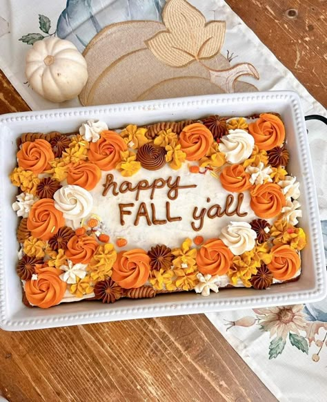 Thanksgiving Sheet Cakes Decorated, Fall Themed Cookie Cake, Fall Sheet Cake Design, Thanksgiving Cake Decorating, Fall Cookie Cake, Pumpkin Cookie Cake, Thanksgiving Cookie Cake, Decorated Cookie Cake, Cookie Cake Decorating Ideas