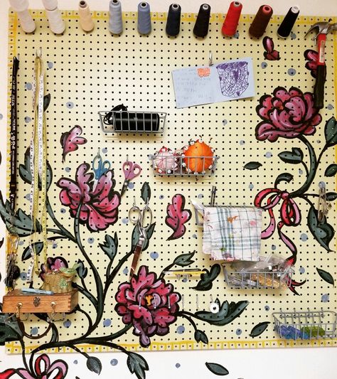 Paint your pegboard! Painted Pegboard Ideas, Paint Pegboard, Dream Workplace, Painted Pegboard, Pegboard Craft Room, Pegboard Ideas, Peg Boards, Craft Room Decor, Craft Area