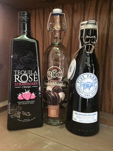 Tequila Rose, Five Farms Irish Cream Liqueur and 360 Double Chocolate Vodka-Oh My! #ad #McCormickDistillery Strawberry Tequila, Chocolate Vodka, Tequila Rose, Desserts In A Glass, Orange Vodka, Alcholic Drinks, Strawberry Vodka, Chocolate Cocktails, Chocolate Martini