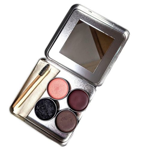 17 Zero Waste Makeup Brands - Going Zero Waste Empty Makeup Palette, Zero Waste Makeup, Makeup Starter Kit, Organic Makeup, Powder Highlighter, Vegan Makeup, Clean Makeup, Cosmetics Brands, Free Makeup