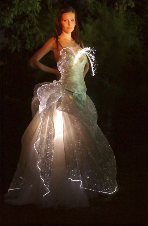 LED wedding dress with fibre optic fabric Dress With Lights, Fiber Optic Dress, Wave Dress, Light Up Dresses, Led Dress, Wedding Venue Decorations, Sparkle Wedding, Technology Fashion, Wedding Costs