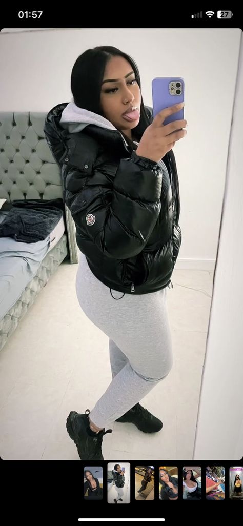 Zavetti Canada Jacket Baddie, Winter Outfits Moncler Jacket, Black Moncler Jacket Outfit, Moncler Women Outfits, Moncler Jacket Women Outfit Baddie, Moncler Outfit Women, Puffer Coat Outfit Black Women, Black Puffer Jacket Outfit Baddie, Bubble Coat Outfit