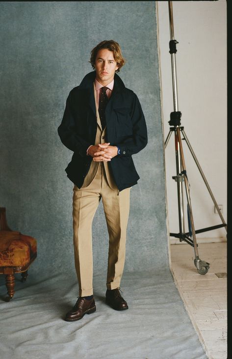 drakes-diary: Our Creative Director Michael Hill extols the many virtues of an oft-overlooked fabric. Kirrin Finch, 70s Outfits Men, 80s Mens Fashion, Drake London, 80s Fashion Men, Fox Photo, High Low Fashion, Michael Hill, Preppy Mens Fashion